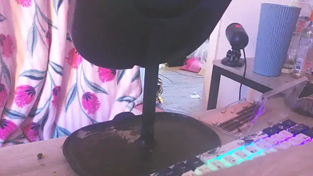 Nastydianastrips - SQUIRT ON YOUR VIBRATOR FOR US RIGHT NOW
