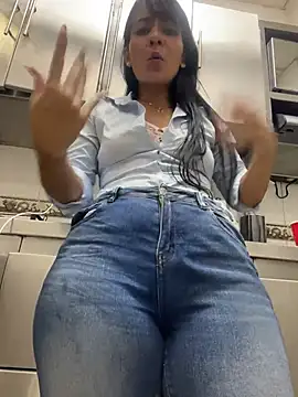 LuxeBrunetteXXX - SQUIRT AT WORK🍓💦