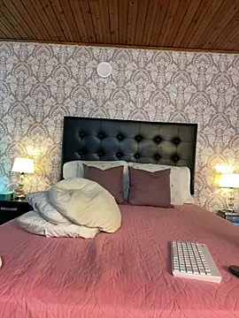 KateBurning - BOOBS X 5 MINS