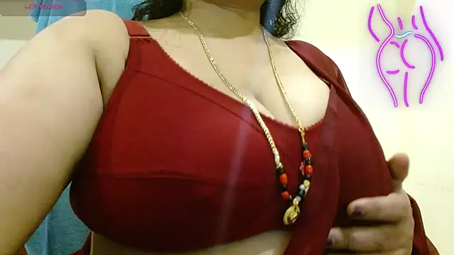 Telugu_pillapreethi - spank boobs with oily boobs