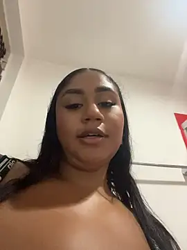 NayTorres - MAKE ME SQUIRT IN PUBLIC