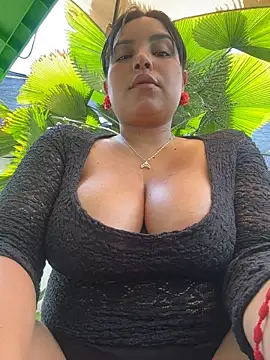 Sara-Vegaa - PUT MY FINGERS IN PUSSY IN PUBLIC