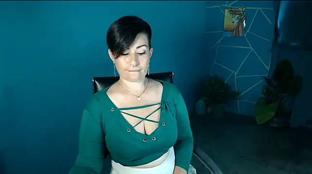 Sunny-Gaby - show tits