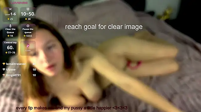 LauraLowe - remove blur