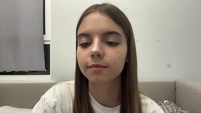 LisaPorse - show feet + smile face