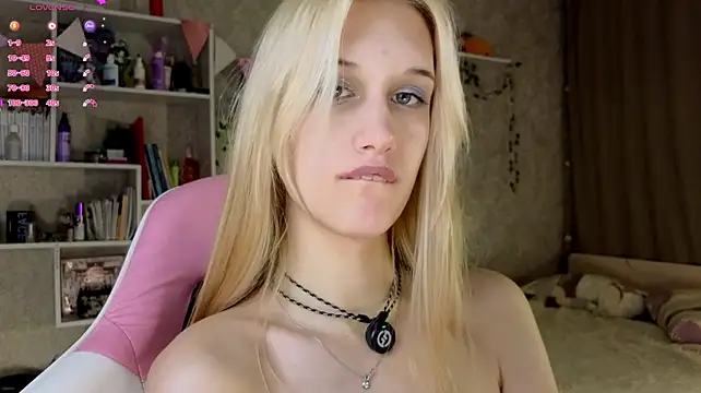 AnnyiBlue - Off my panties and show wet pussy