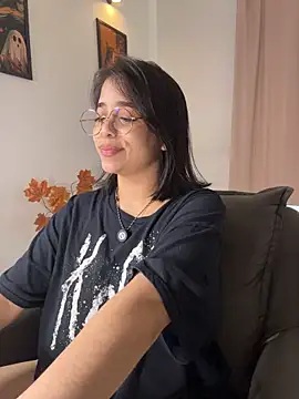 Tati_reyess - can we see yor tits again?