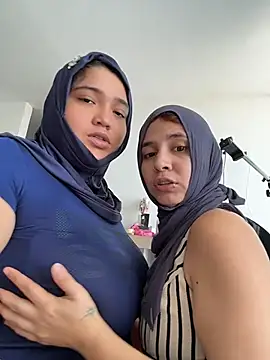 Sweetmuslim01 - video of Sofia licking Lucy's pussy 🥵🥛
