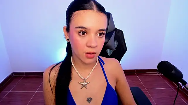 Isabellawhitmore - Flash tits