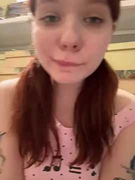 Freaky__Nikki - flash naked tits + spit on them