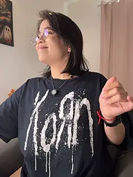 Tati_reyess - can we see yor tits again?