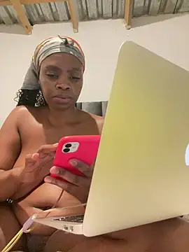 LuciousLips96 - Last tipper request anything