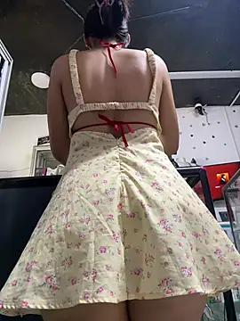 Lunaluxury22 - Play my pussy in the store 😈