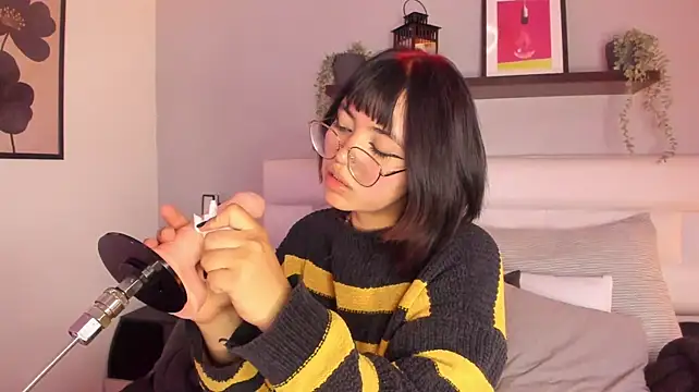 Nikoru_sp - SPIT MY HAND + HANDJOB💦
