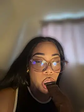 Ashley_Tompson1 - RIDE DILDO