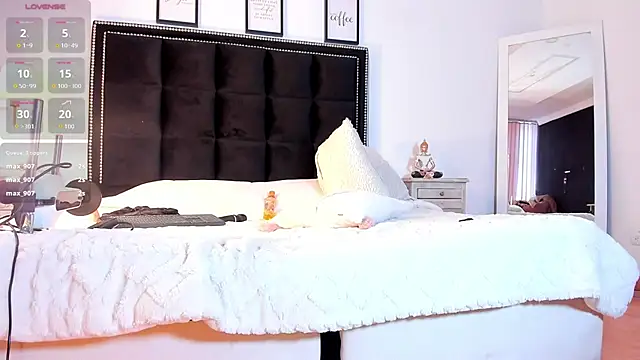 Zara_brownn - A BIG SQUIRTING ZARA!!!