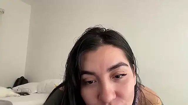 KathiaJenner - Flash panties / Skirt lift 🍑