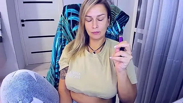 AlexiaDarren - bare breasts