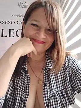KAREN--03 - Play pussy + oil