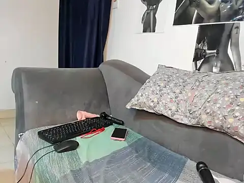 Tinysexydoll - finger pussy