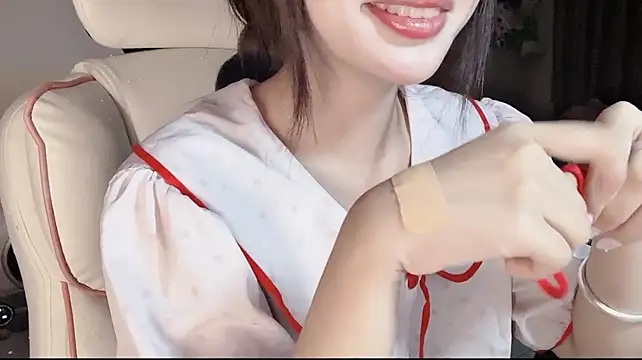 Yuyu-baobei - gái đầu hói chỉ nói yêu anh