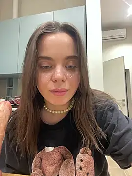 Kyivskyi_Tort - Train pussy with toys