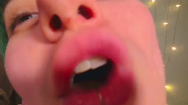 Uwu_emmy - lick wet pussy