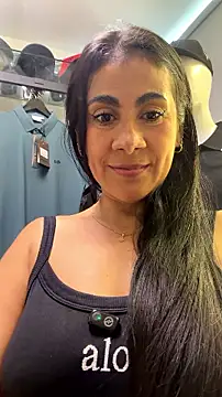 Laia_Hills - Go to bathroom and rub pussy cream🥵🔥