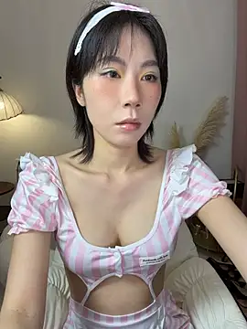 Nanako99 - 坐脸揉胸