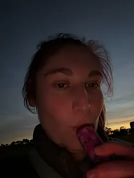 SamCherryy - Last Tipper gets a special bundle + Snap