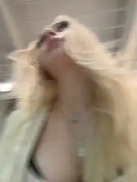 AngelinaTous - I'll show you my boobs on the street🌸