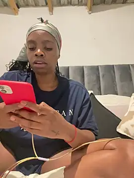 LuciousLips96 - Last tipper request anything