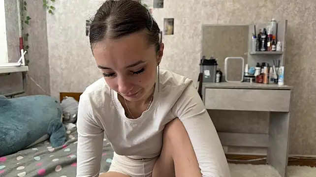 SharylGarret - Squeeze my ass/ slap 25tk