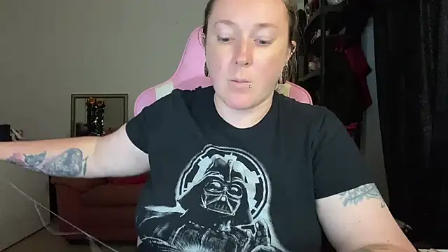 Kisicaxx - fuck my pussyy with HUGE dildo