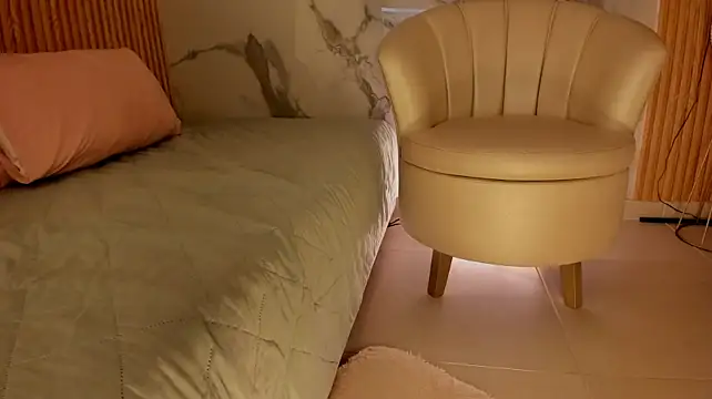 Bad_malena - Full body oil show + spank ass x10