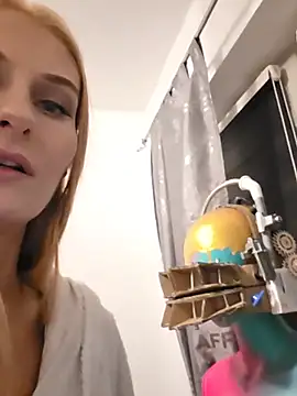 LessiaMia - 3 free clips