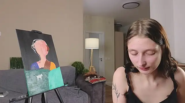 DalilaSylvia - Make a funny face on camera