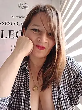 KAREN--03 - Play pussy + oil