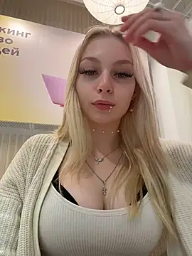 AngelinaTous - I'll show you my boobs on the street🌸