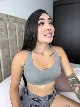 EmiilyEvans_ - SHOW BOOBS 5MIN crem