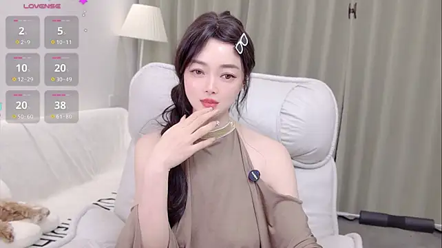 Uikyy1 - 要站在光里 不要光站在那里