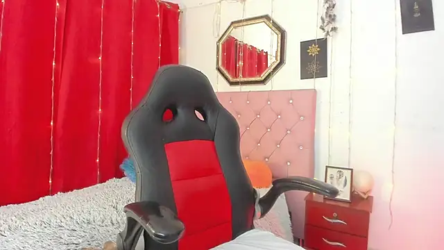 AishaAmin_ - 🤭 SHOW OPEN PUSSY 🤭