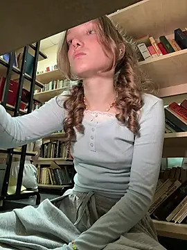 Bambi_lu - ask my friend to show her face on camera