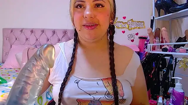 Lanaqueen699 - suck niplles , spit moans
