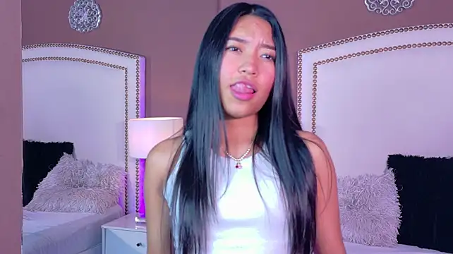 Hanaluna_ - Topless + massage my tits 💖