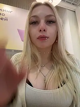 AngelinaTous - I'll show you my boobs on the street🌸