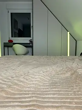 SophieFinely - 3 DOIGTS DANS MA CHATTE 🤟🐱