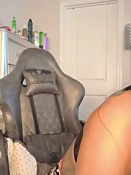 Butterflybootyy - Naked twerk