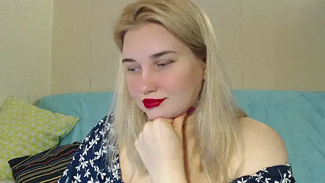 MmmPinUpGirl - DILDO IN PUSSY
