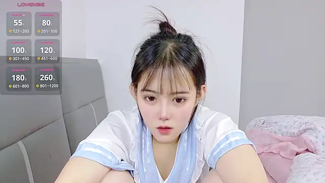 UU-uuu - 比奶心（露点） V腿 打屁屁5下 赠送国王小粉链接2分钟